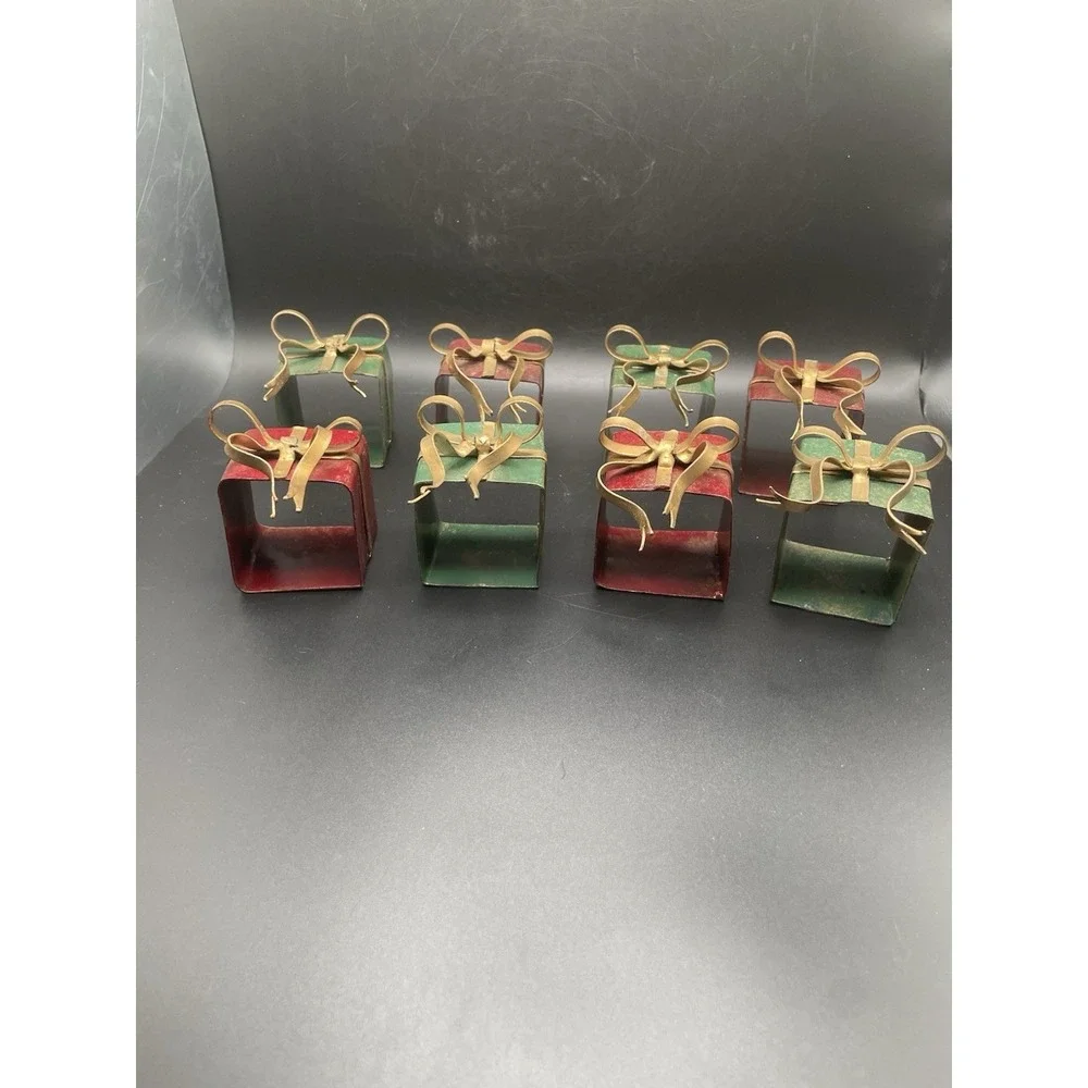Vtg rare Red And Green Christmas Gift Metal Napkin Rings Set Of 8